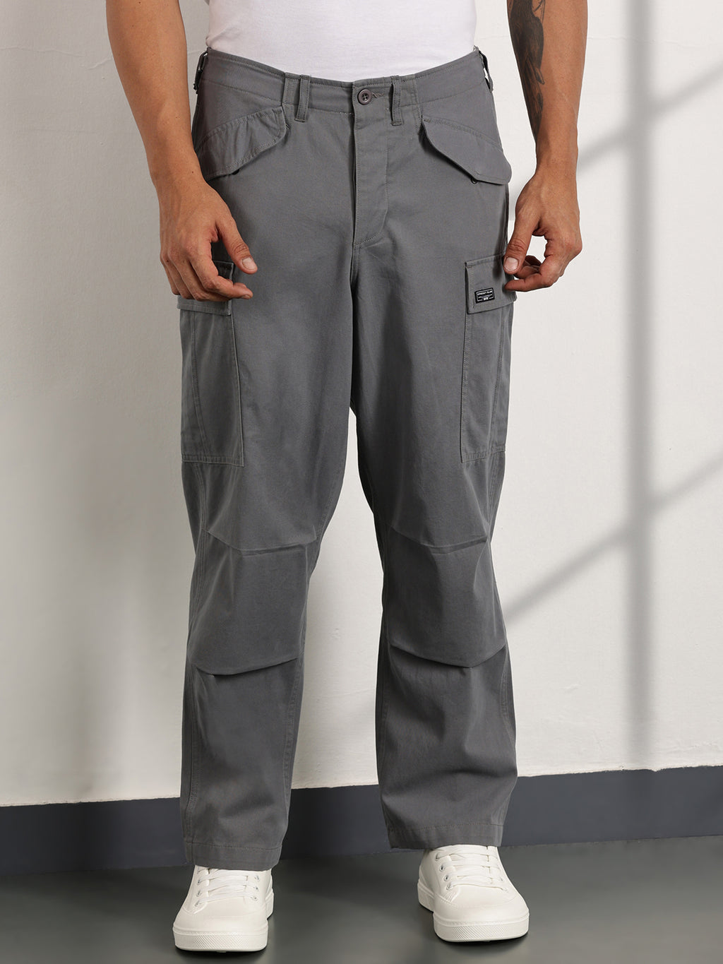 Thomas Scott Men Grey Mid-Rise Loose Fit Cotton Woven Cargo Trouser