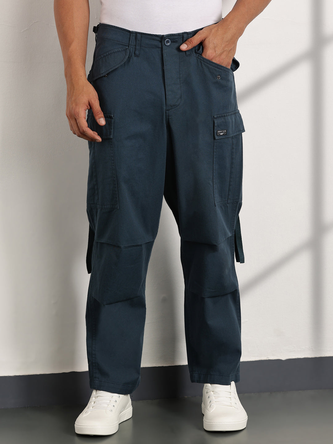 Thomas Scott Men Teal Mid-Rise Loose Fit Cotton Woven Cargo Trouser