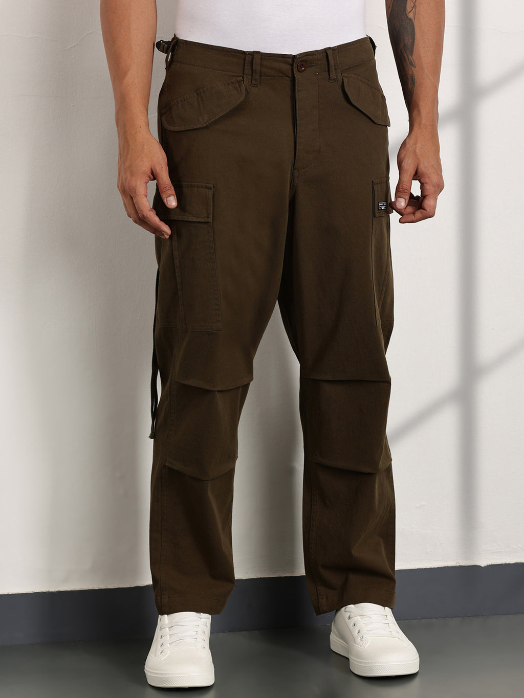 Thomas Scott Men Olive Mid-Rise Loose Fit Cotton Woven Cargo Trouser