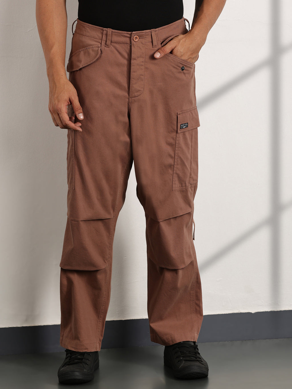 Thomas Scott Men Tan Mid-Rise Loose Fit Cotton Woven Cargo Trouser