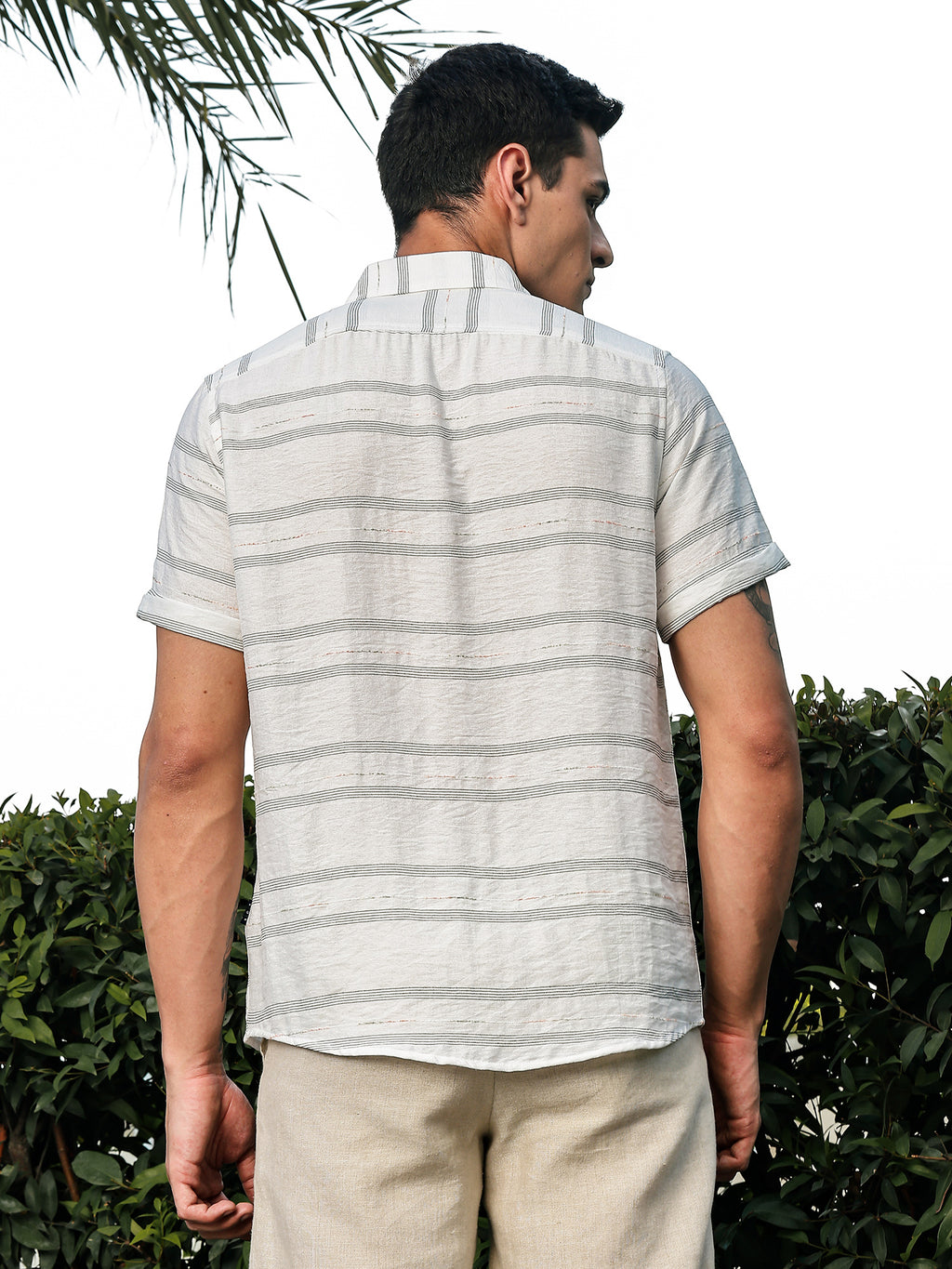 Thomas Scott Men White Slim Fit Short Sleeves Horizontal Stripes Woven Casual Shirt