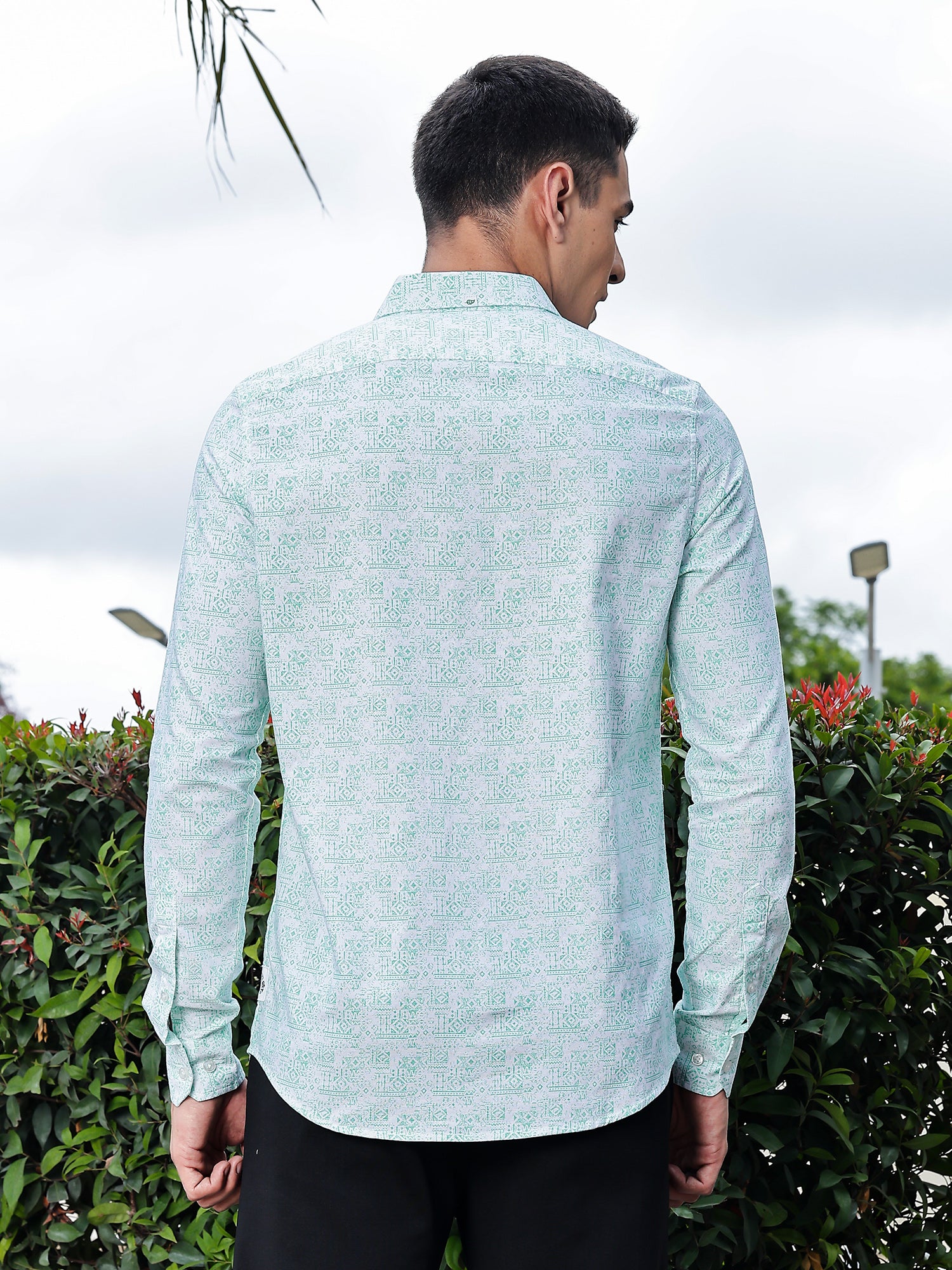 Thomas Scott Men Green Regular Fit Long Sleeves Abstract Printed Pure Cotton Casual Shirt
