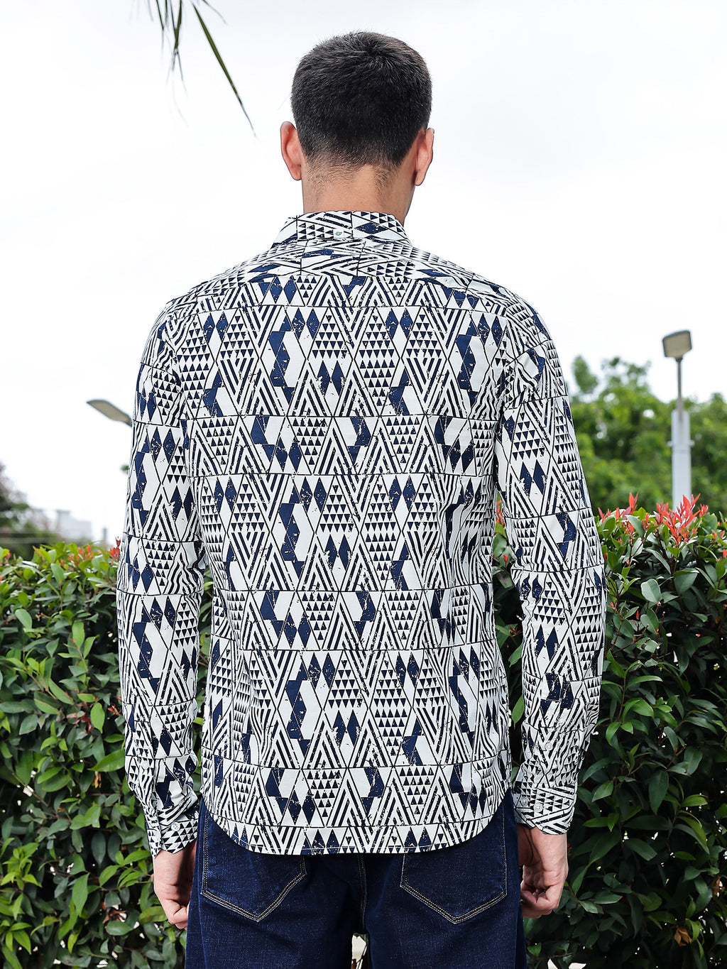 Thomas Scott Men Navy Blue Regular Fit Long Sleeves Geometric Print Pure Cotton Casual Shirt