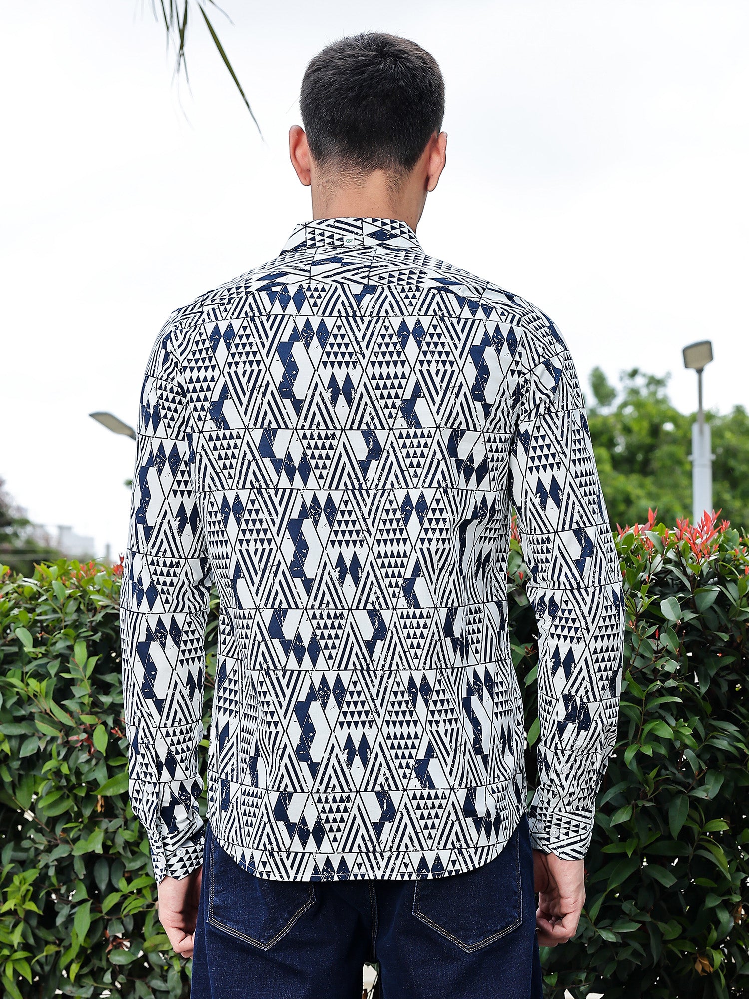 Thomas Scott Men Navy Blue Regular Fit Long Sleeves Geometric Print Pure Cotton Casual Shirt