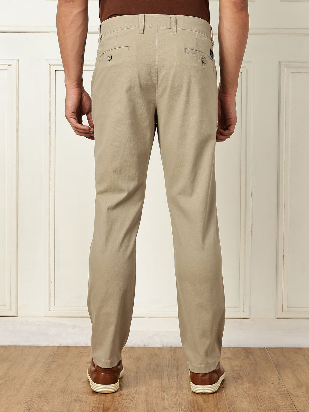 Thomas Scott Men Grey Mid-Rise Straight Fit Solid Woven Chinos Trouser