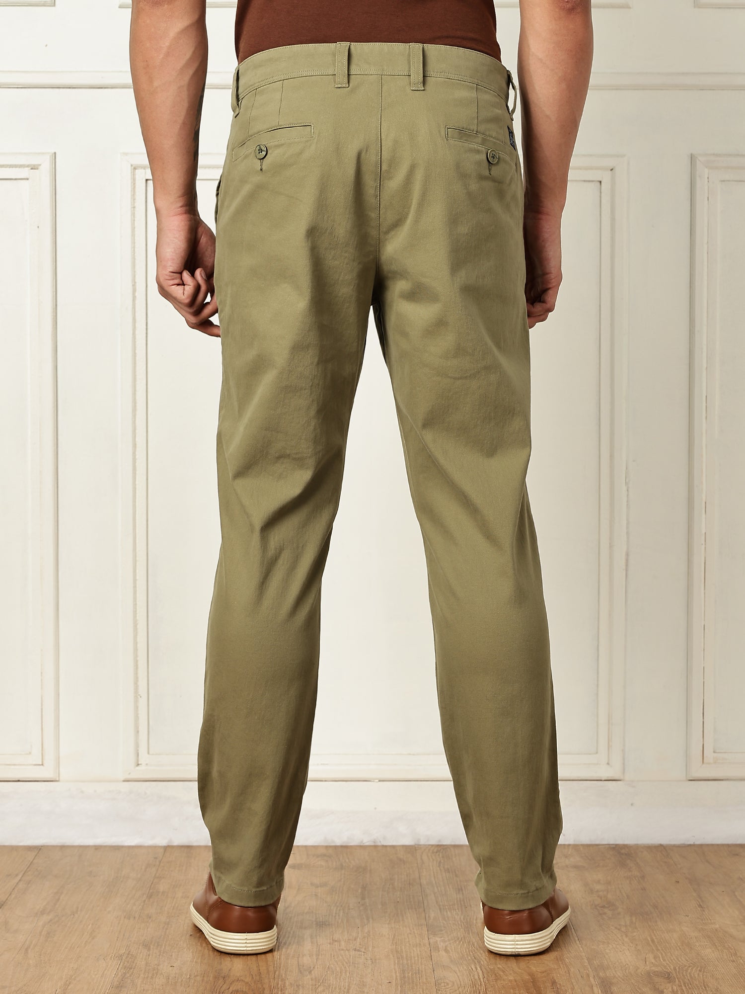 Thomas Scott Men Olive Mid-Rise Straight Fit Solid Woven Chinos Trouser