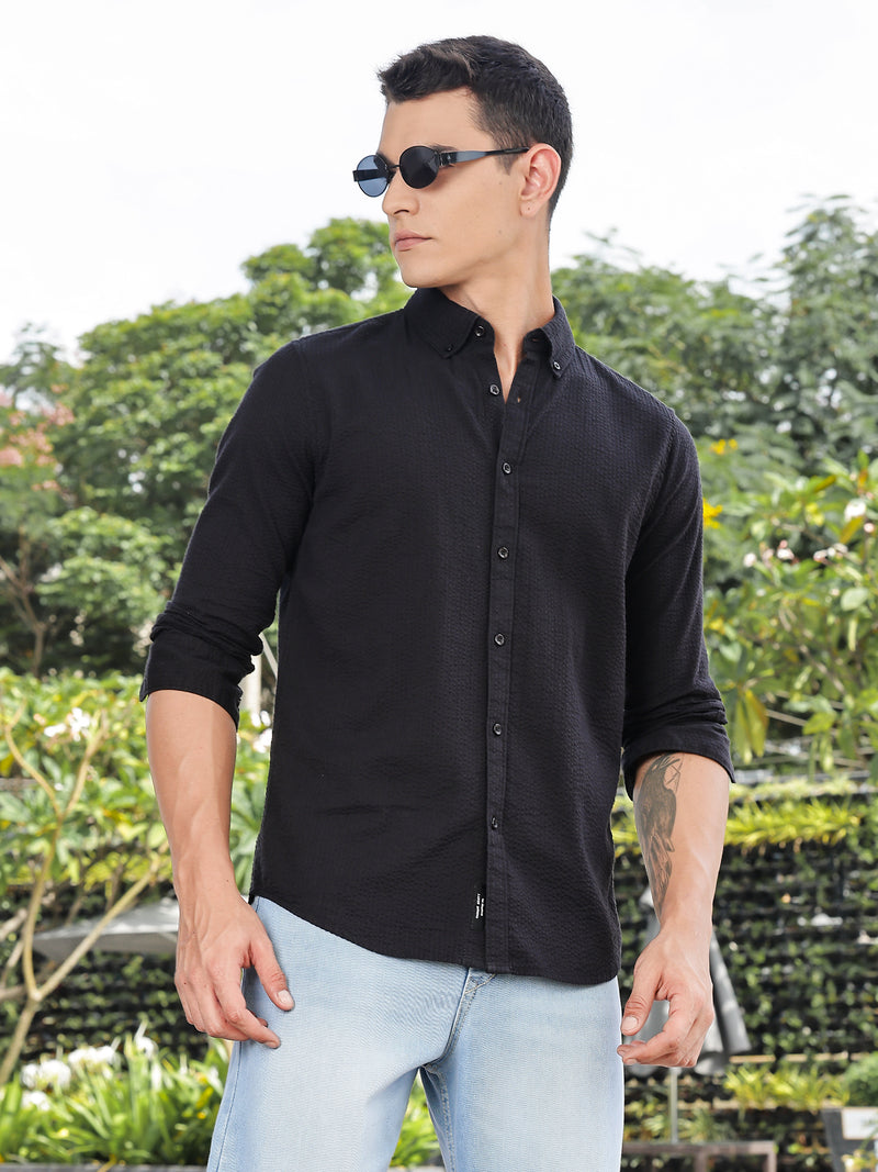 Thomas Scott Men Black Slim Fit Long Sleeves Button-Down Collar Seersucker Shirt