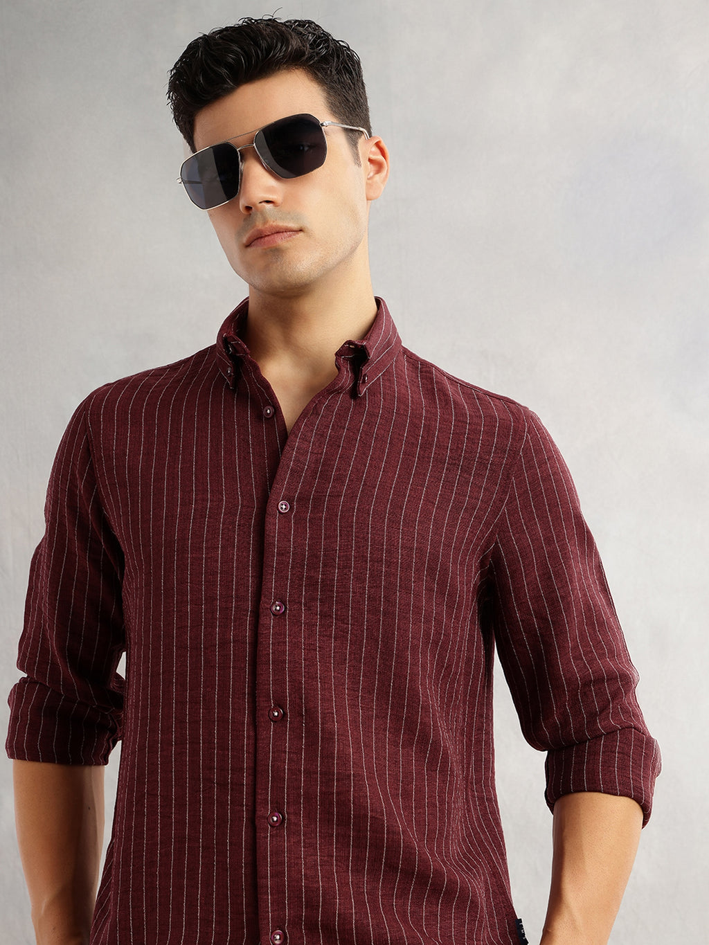 Thomas Scott Men Maroon Slim Fit Long Sleeves Button-Down Collar Polyester Seersucker Casual Shirt