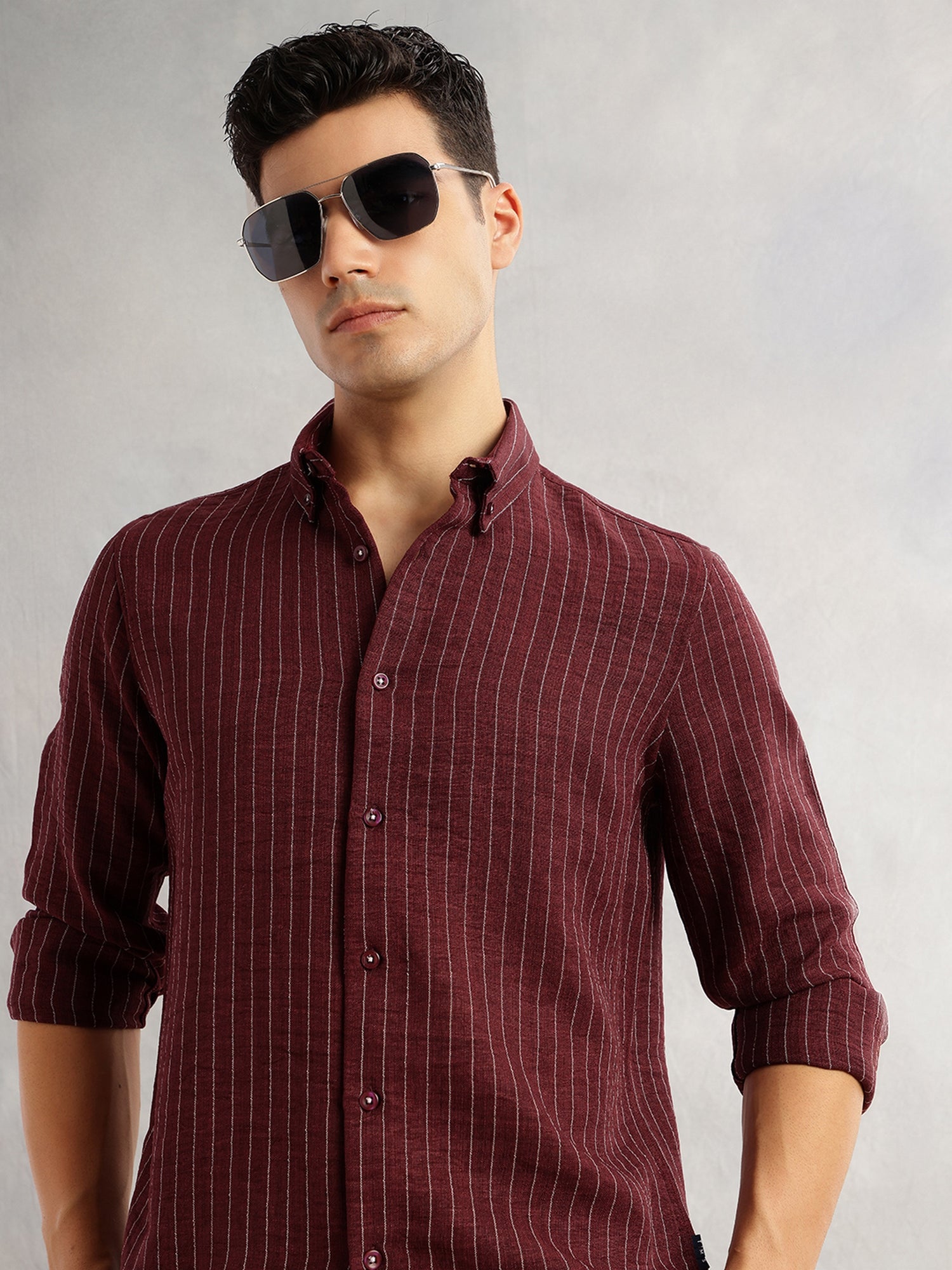 Thomas Scott Men Maroon Slim Fit Long Sleeves Button-Down Collar Polyester Seersucker Casual Shirt