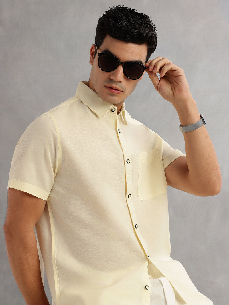 Thomas Scott Men Lemon Premium Regular Fit Short Sleeves Spread Collar Solid Linen Casual Shirt