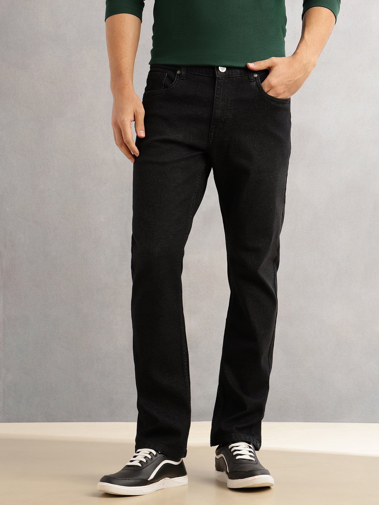 Thomas Scott Men Black Straight Fit Mid-Rise 5 Pockets No Fade Stretchable Jeans