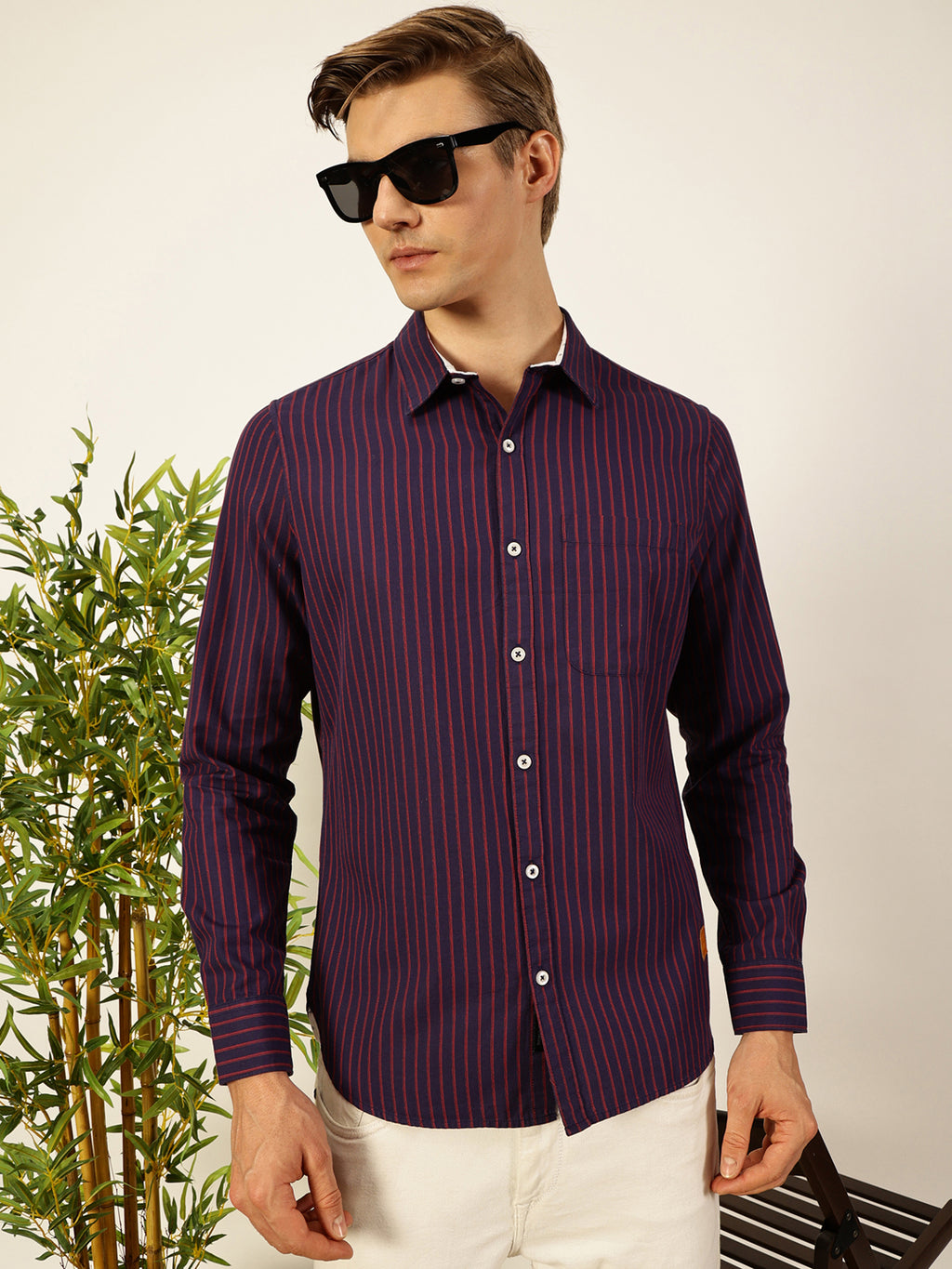 Thomas Scott Men Purple Slim Fit Long Sleeves Spread Collar Pinstripes Cotton Casual Shirt