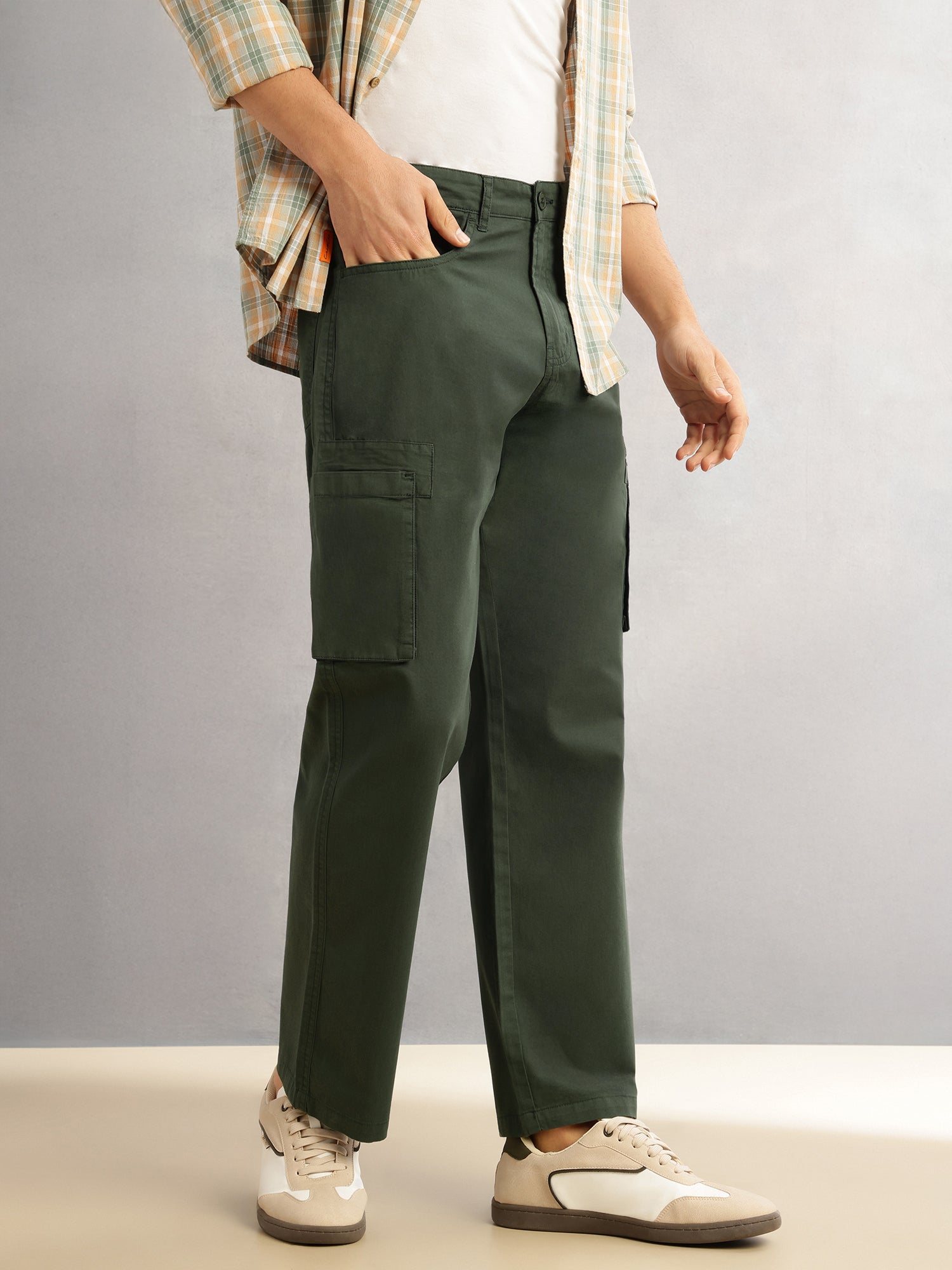 Thomas Scott Men Dark Green Cricket Club Straight Fit Mid-Rise Solid 100% Cotton Woven Cargo Trouser