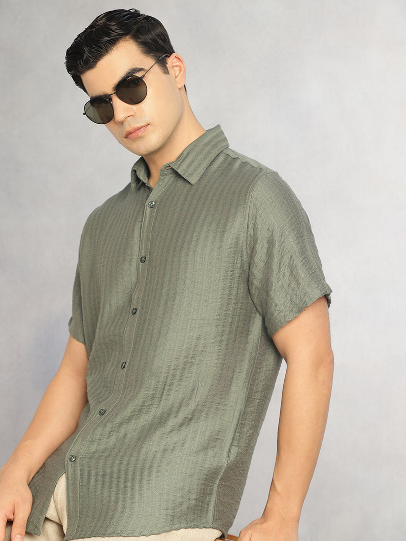 Thomas Scott Men Olive Regular Fit Short Sleeves Spread Collar Textured Polyester Casual Shirt