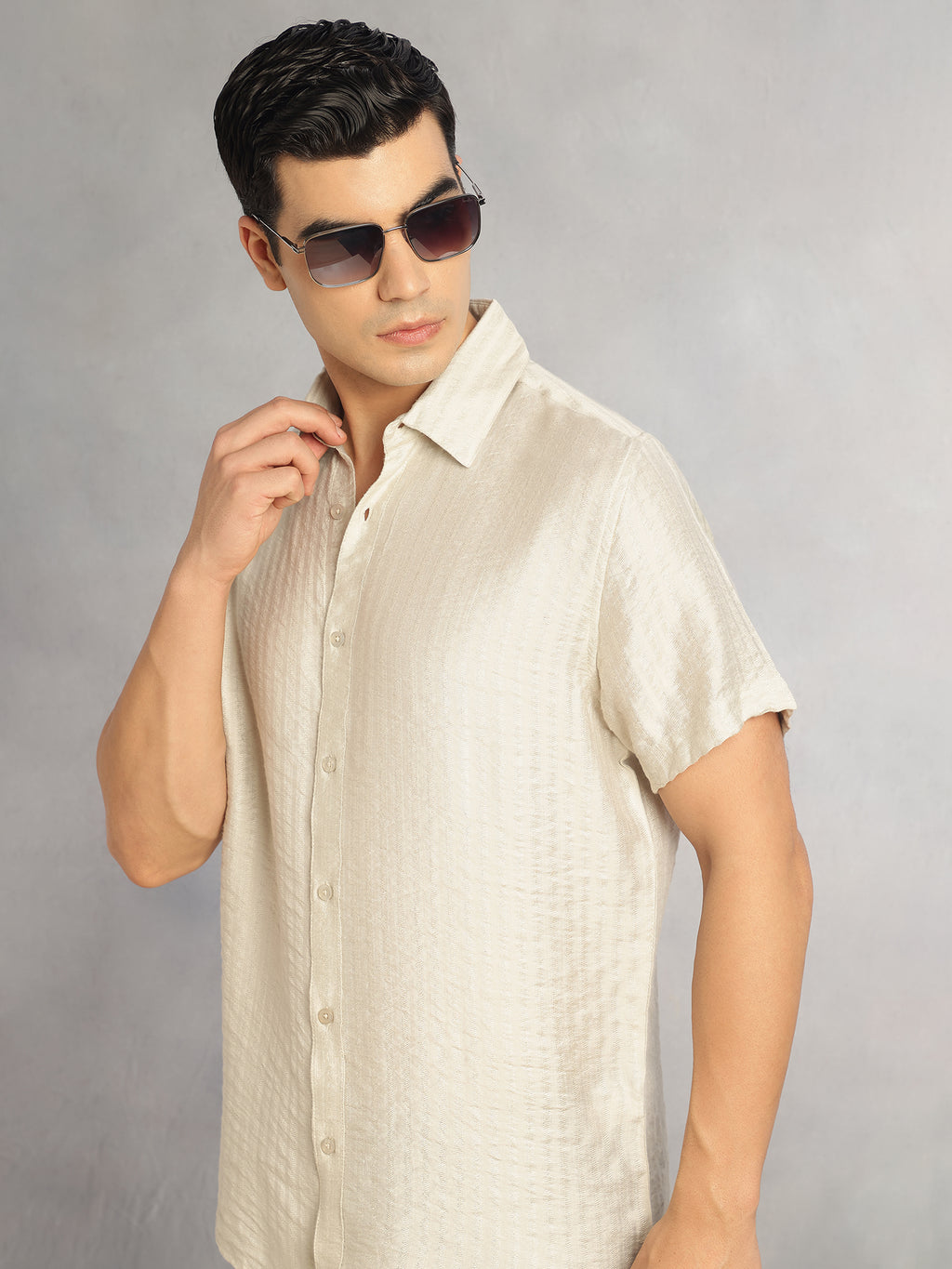 Thomas Scott Men Cream Regular Fit Short Sleeves Spread Collar Textured Polyester Casual Shirt