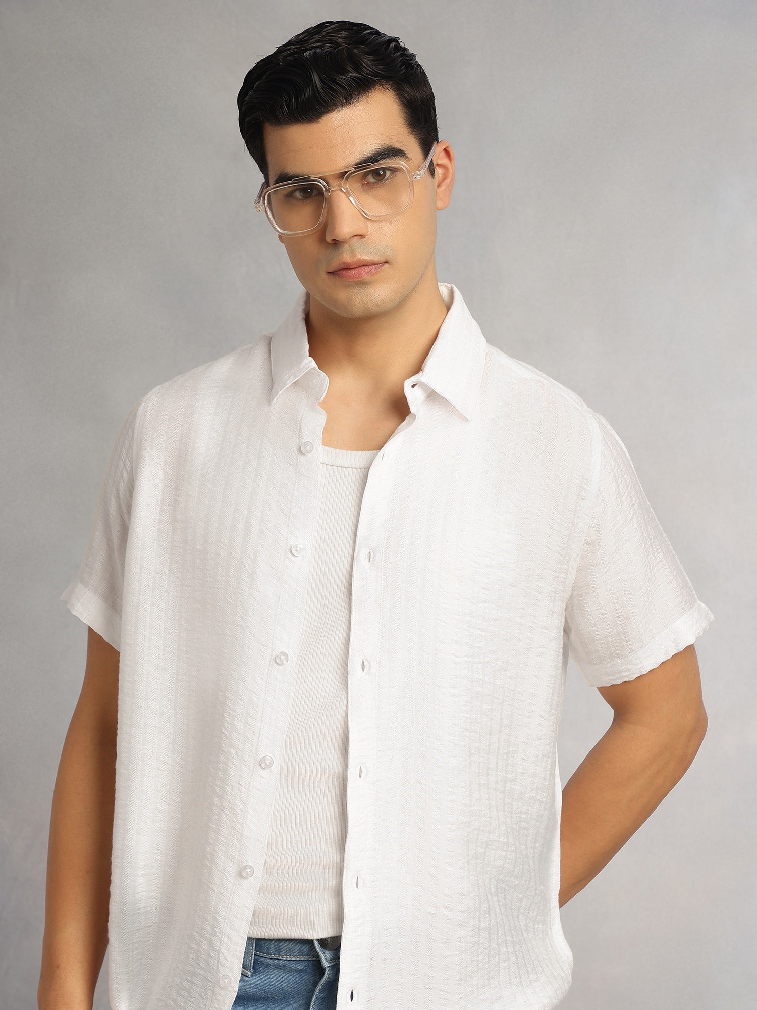 Thomas Scott Men White Regular Fit Short Sleeves Spread Collar Textured Polyester Casual Shirt