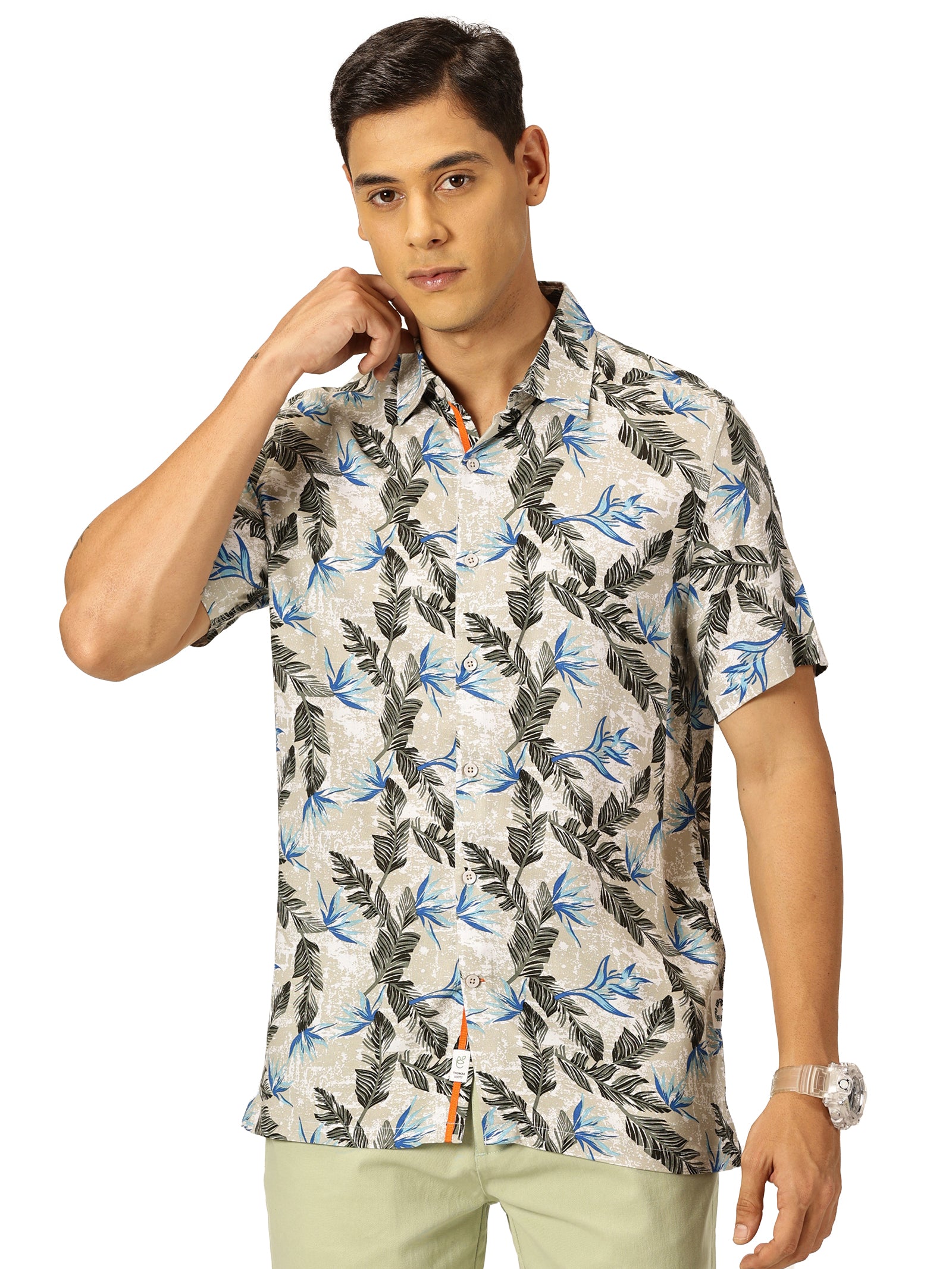Thomas Scott Men Grey Regular Fit Short Sleeves Spread Collar Tropical Printed Casual Shirt
