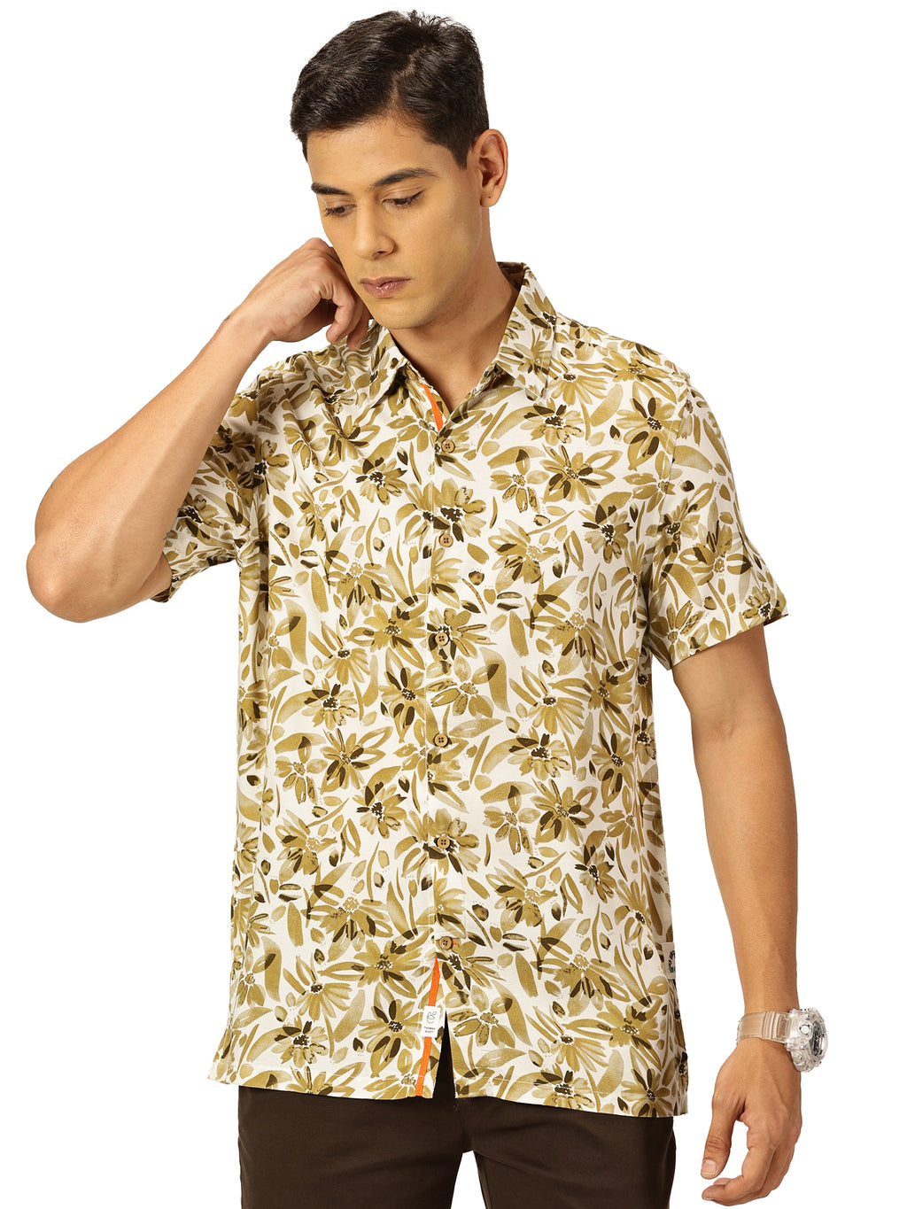 Thomas Scott Men Mustard Regular Fit Short Sleeves Spread Collar Tropical Printed Casual Shirt