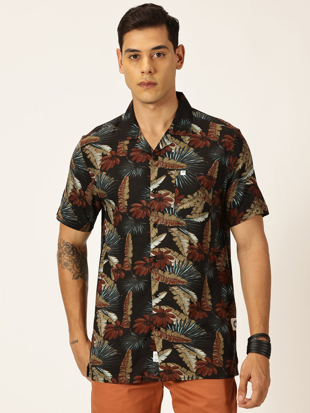 Thomas Scott Men Black Regular Fit Short Sleeves Cuban Collar Abstract Printed Casual Shirt