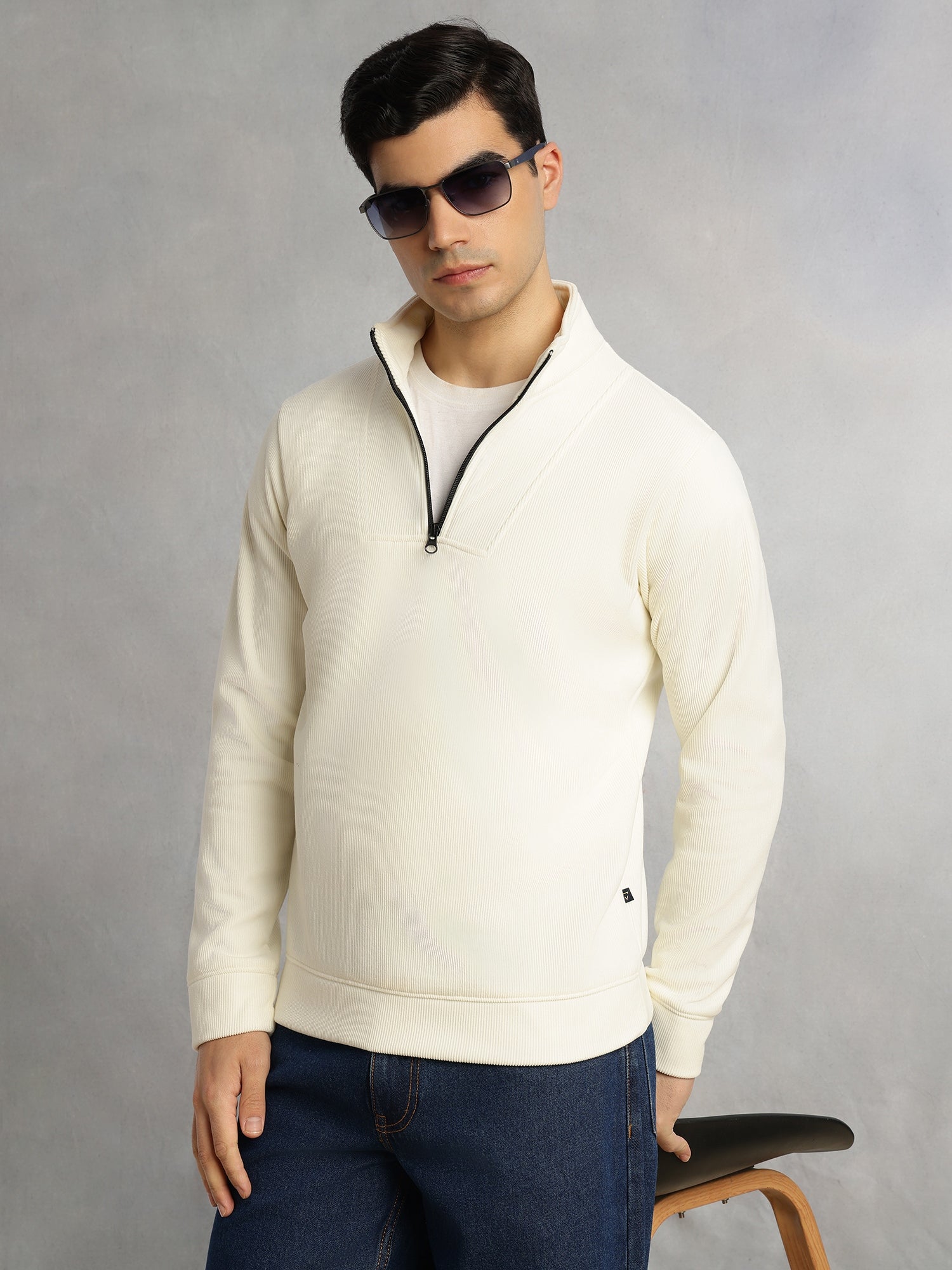 Thomas Scott Men White Regular Fit Long Sleeves Mock Neck Half-Zip Solid Polyester Knitted Sweatshirt