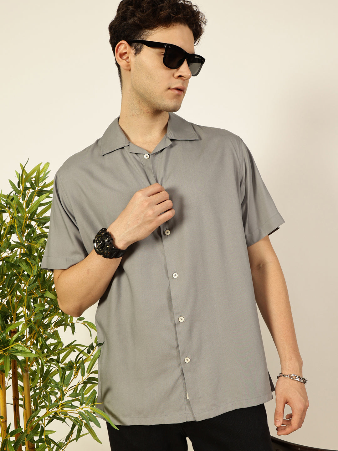 Thomas Scott Men Grey Short Sleeves Oversized Fit Solid Cuban Collar Viscose Casual Shirt
