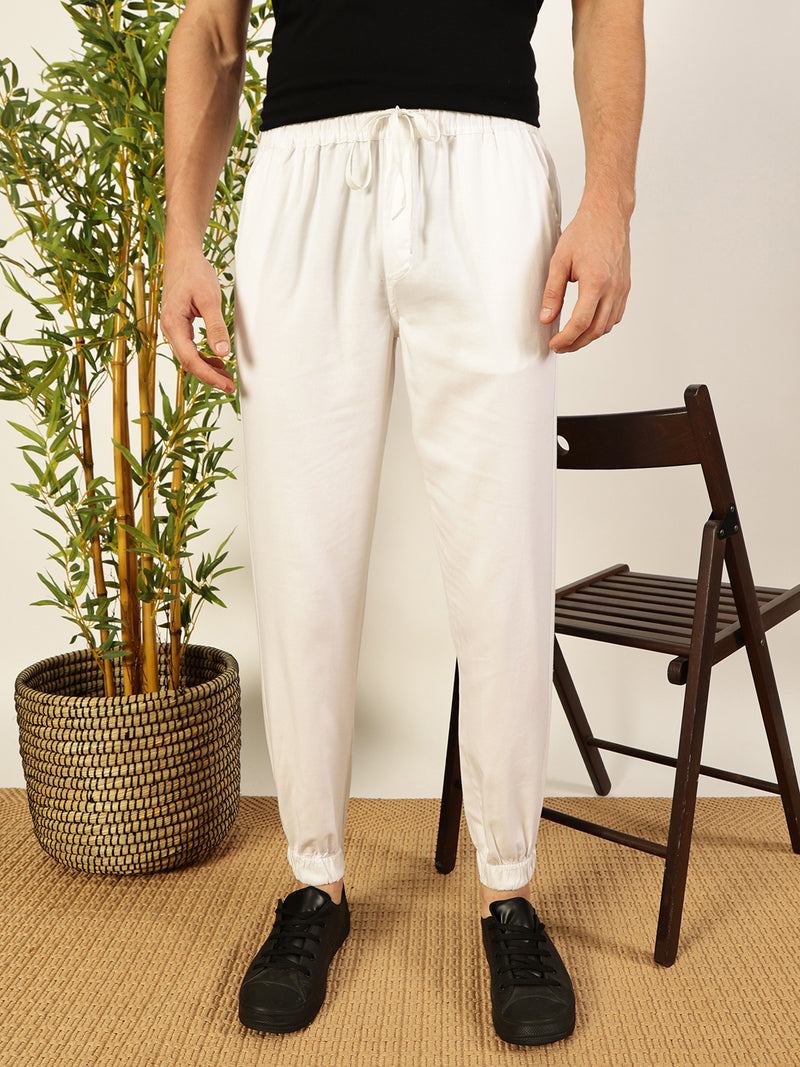 Thomas Scott Men White Regular Fit Mid-Rise 3 Pockets Solid Cotton Woven Joggers