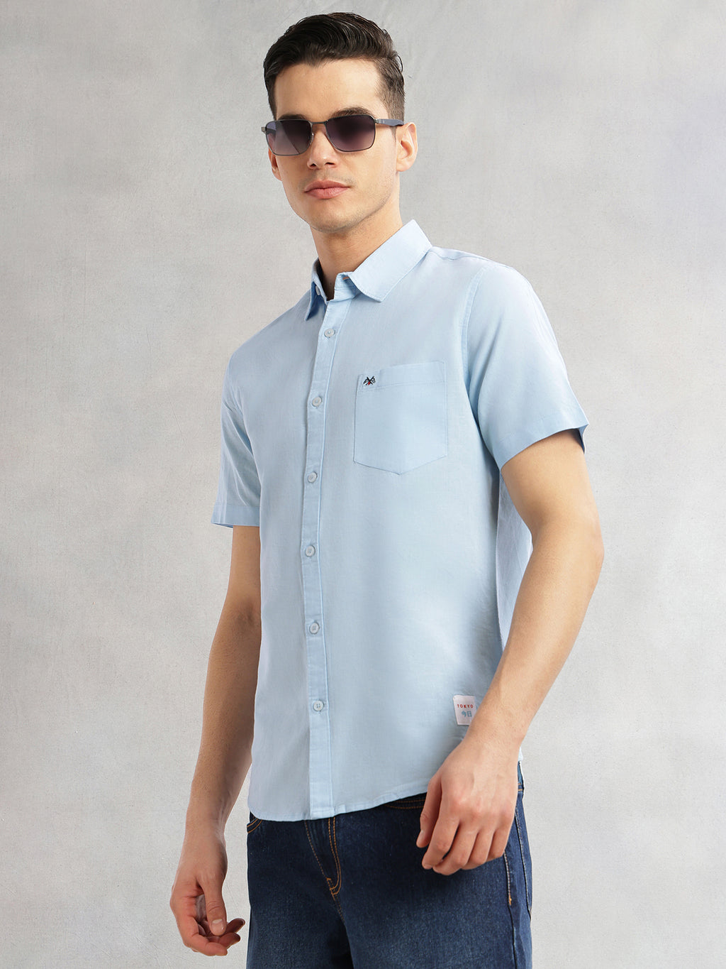 Thomas Scott Men Sky Blue Slim Fit Short Sleeves Spread Collar Solid Cotton Linen Casual Shirt