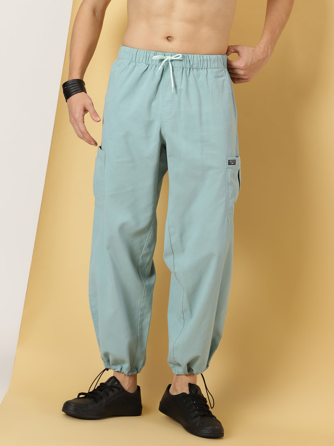 Thomas Scott Men Pista Cricket Club Collection Regular Fit Mid-Rise 100% Cotton Woven Parachute Cargo Joggers