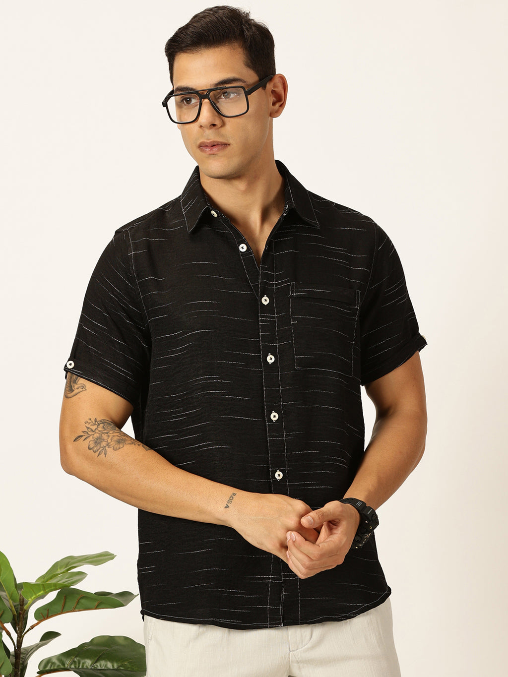 Thomas Scott Men Black Slim Fit Short Sleeves Spread Collar Textured Casual Shirt