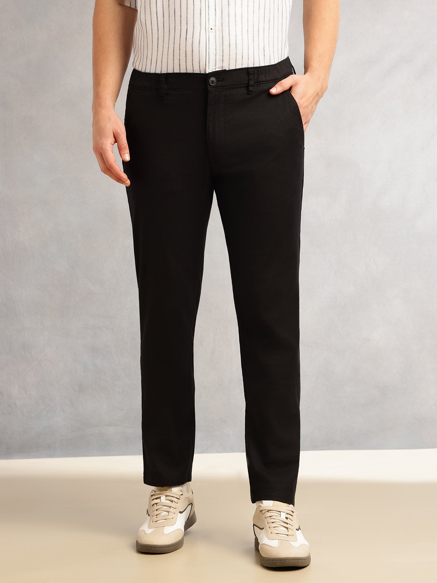 Thomas Scott Men Black Straight Fit Mid-Rise Solid 4 Pockets Woven Chinos Trouser
