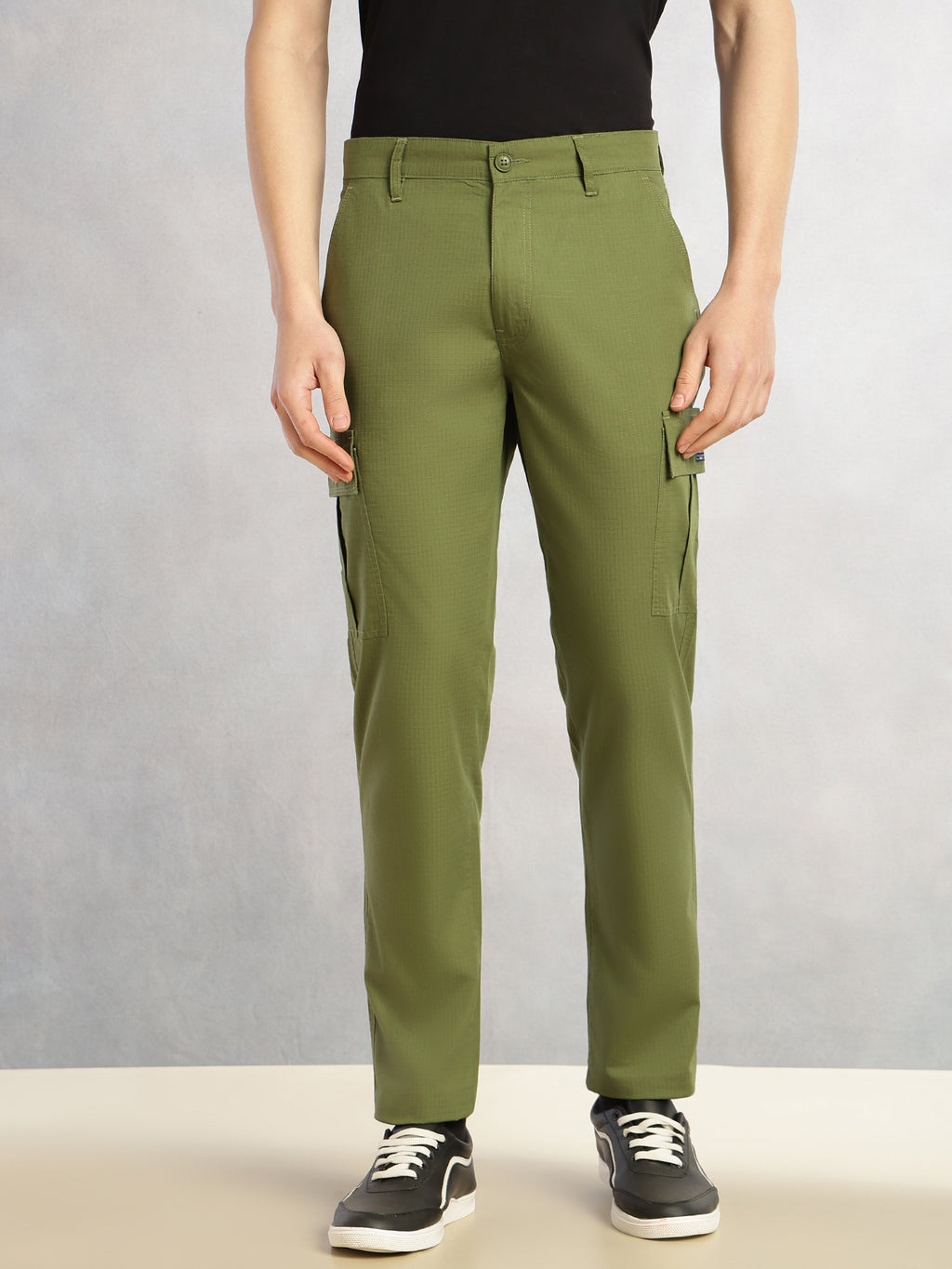 Thomas Scott Men Green Cricket Club Collection Relaxed Fit Mid-Rise 100% Cotton Woven Cargo Trouser