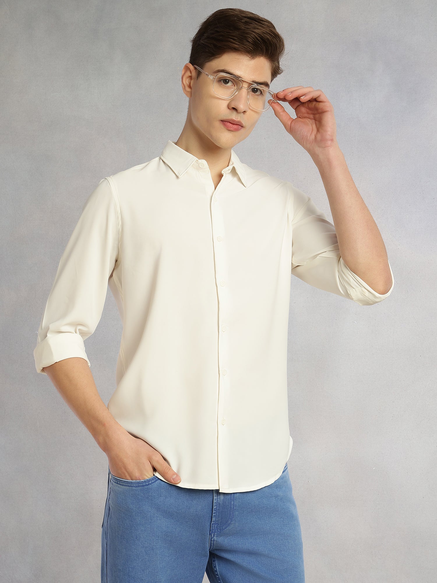 Thomas Scott Men White Regular Fit Full Sleeves Spread Collar Solid Polyester Casual Shirt