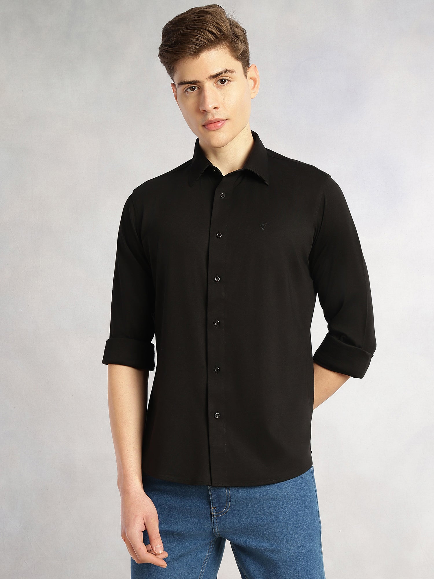 Thomas Scott Men Black Slim Fit Long Sleeves Spread Collar Solid Knitted Casual Shirt