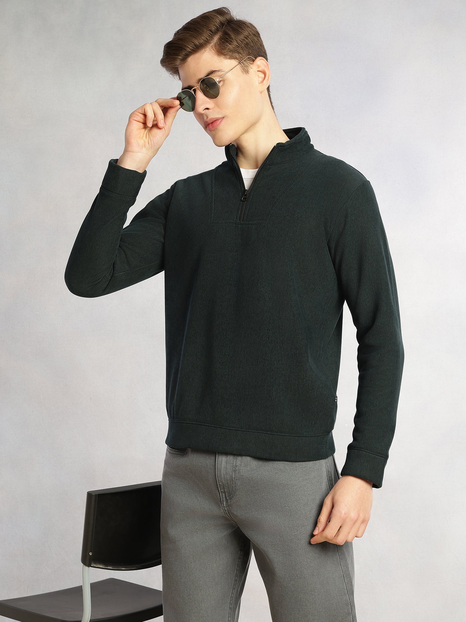 Thomas Scott Men Bottle Green Regular Fit Long Sleeves Mock Neck Half-Zip Solid Polyester Knitted Sweatshirt