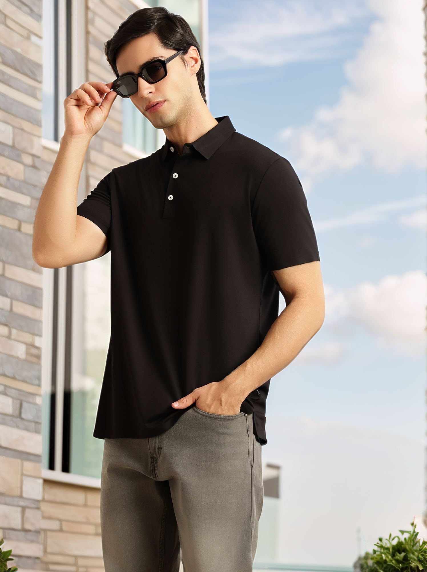 Thomas Scott Men Black Regular Fit Short Sleeves Solid Viscose Rayon Knitted Polo Collar Performance T-shirt