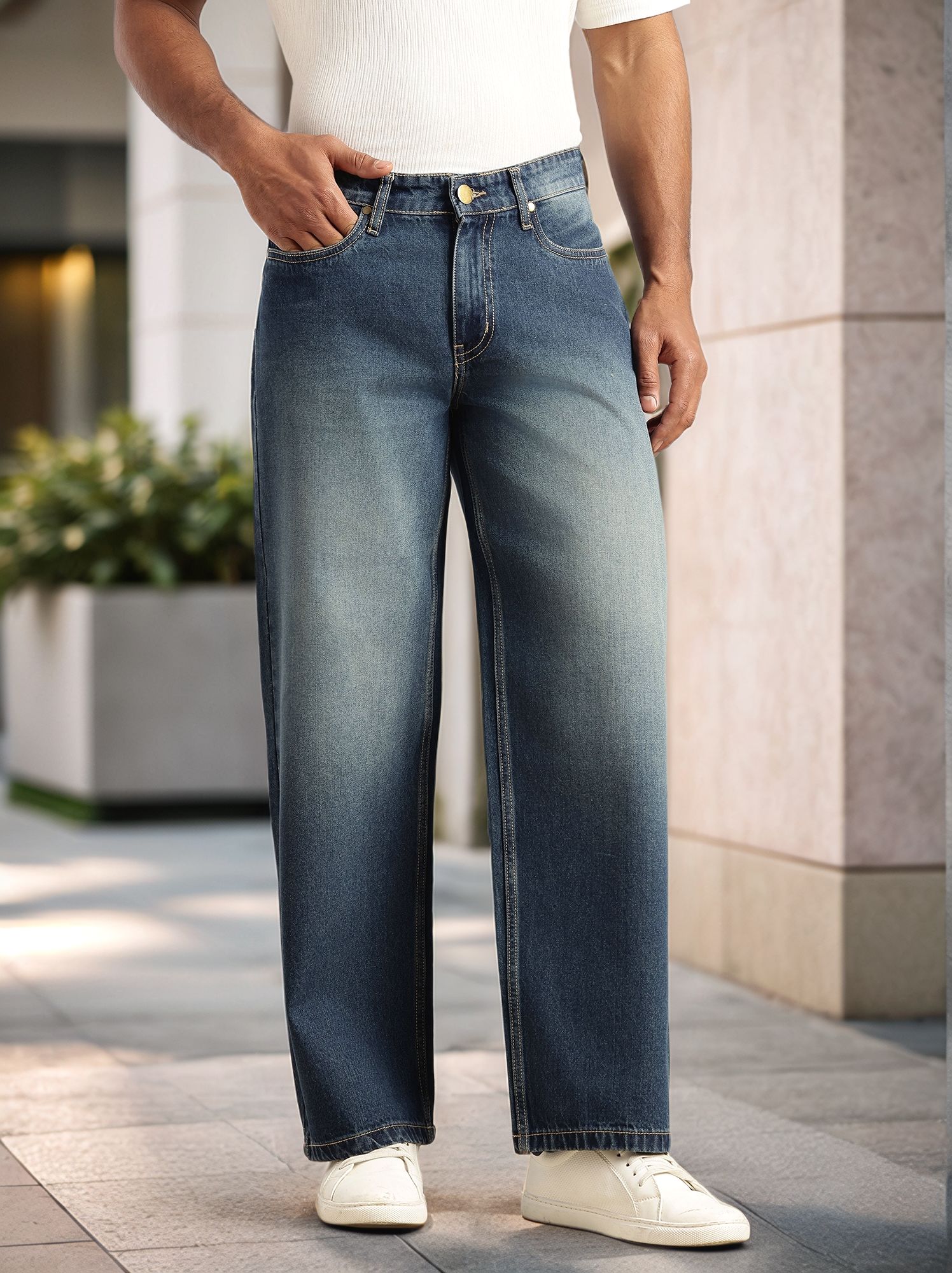 Thomas Scott Men Dark Blue Mid-Rise Medium Shade Light Fade Baggy Fit Clean Look 5 Pocket Design Non Stretchable Jeans