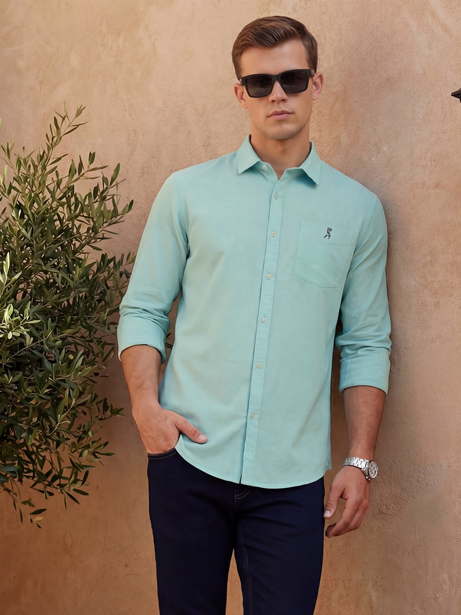 Thomas Scott Men Green Cricket Club Collection Slim Fit Long Sleeves Spread Collar Solid Cotton Linen Shirt