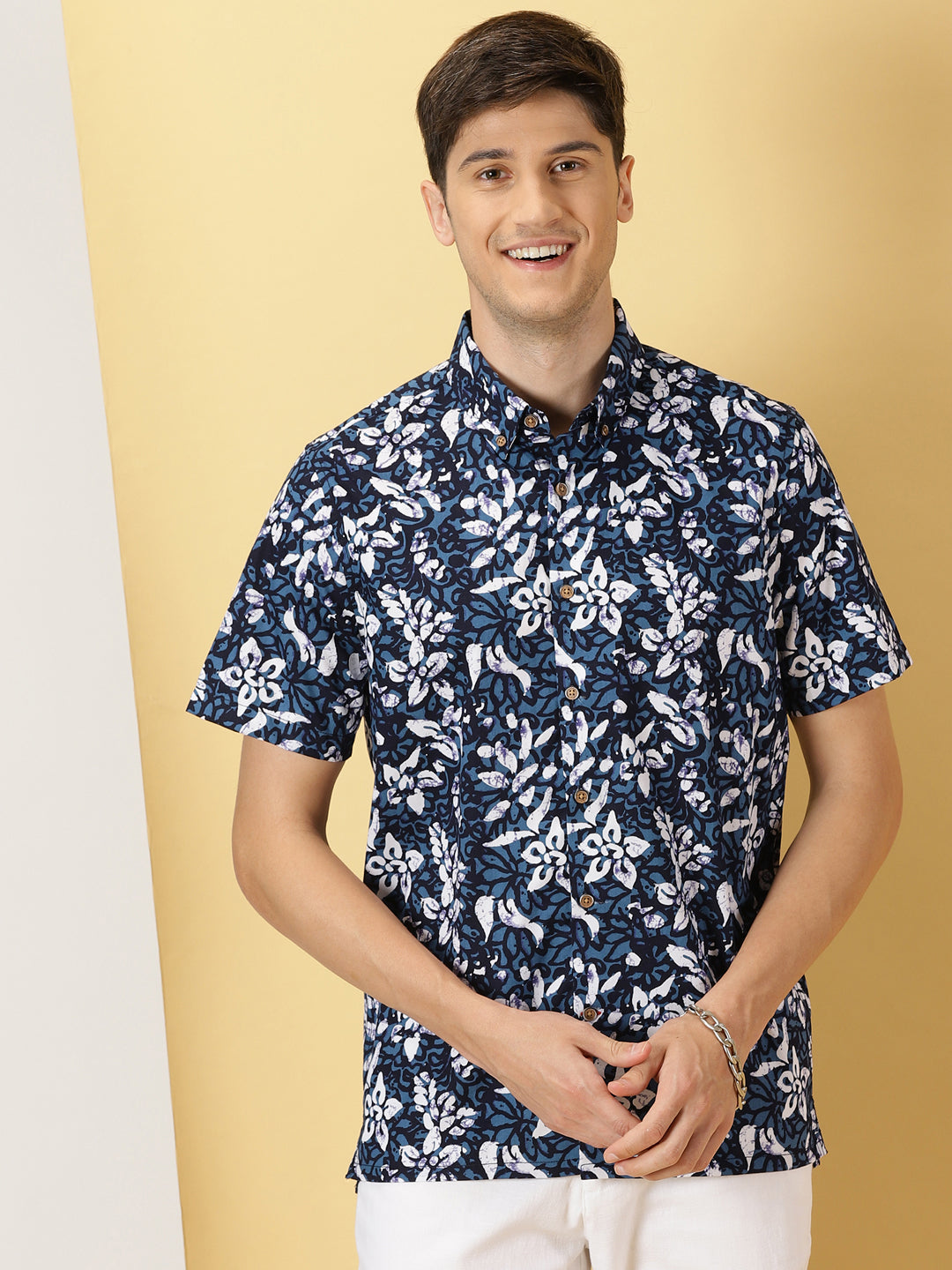Thomas Scott Men Blue Smart Spread Collar Short Sleeves Slim Fit Floral Printed 100% Cotton Casual Shirt