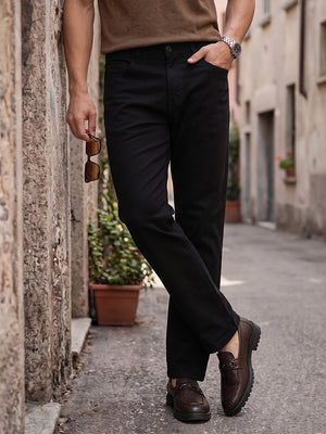 Black Smart Easy Wash Regular Fit Mid-Rise Solid Woven Chinos Trouser For Men