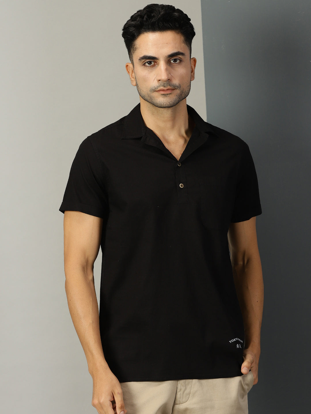 Thomas Scott Men Black Classic Short Sleeves Regular Fit Spread Collar Solid Cotton Casual Shirt