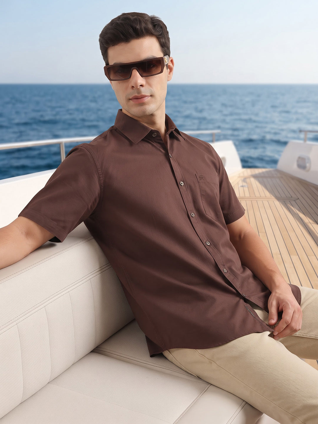 Coffee Regular Fit Short Sleeve Spread Collar Solid Oxford Cotton Casual Shirt For Men