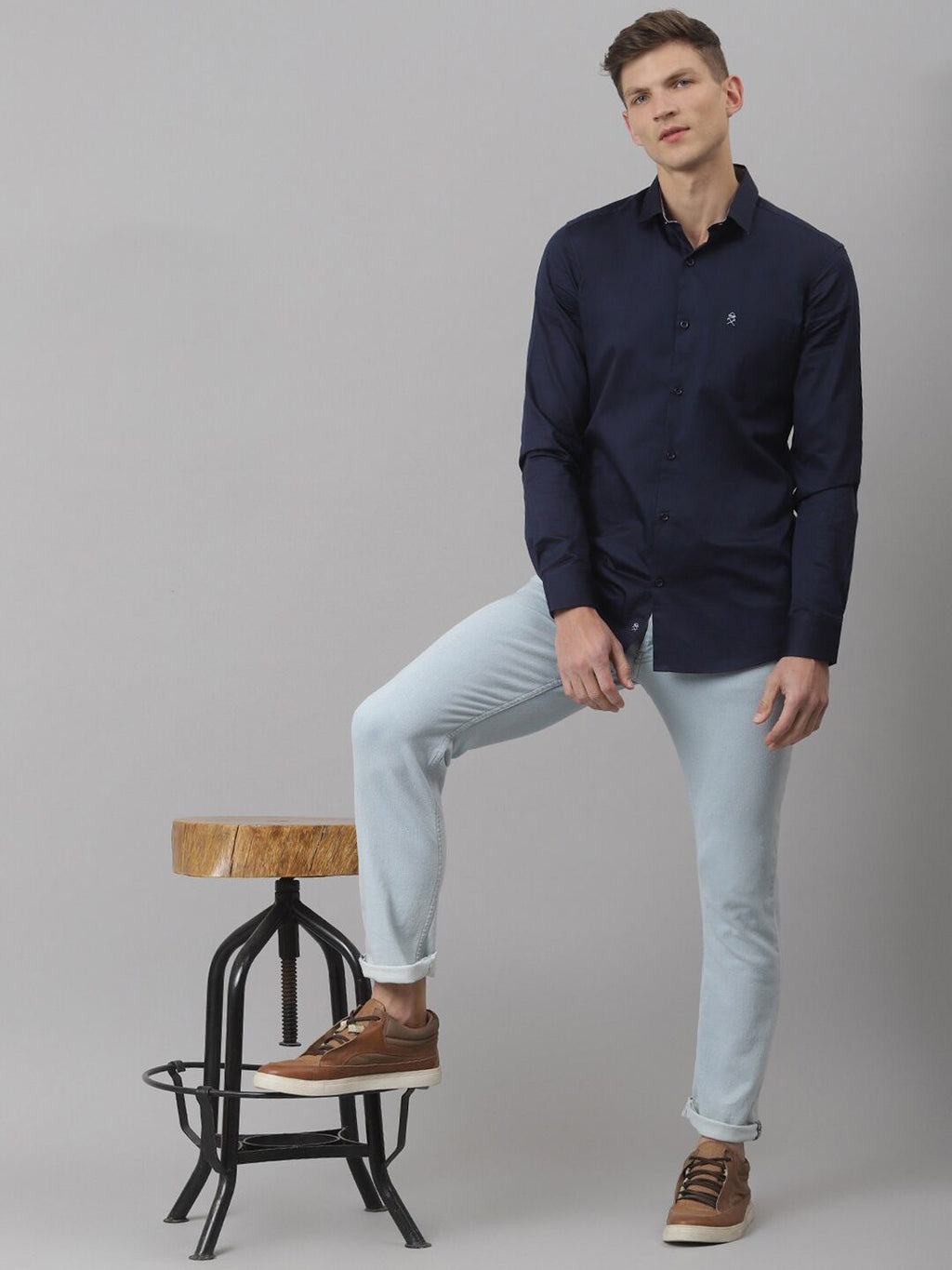 Marine Relaxed Regular Fit Long Sleeves Cutaway Collar Solid Cotton Casual Shirt For Men
