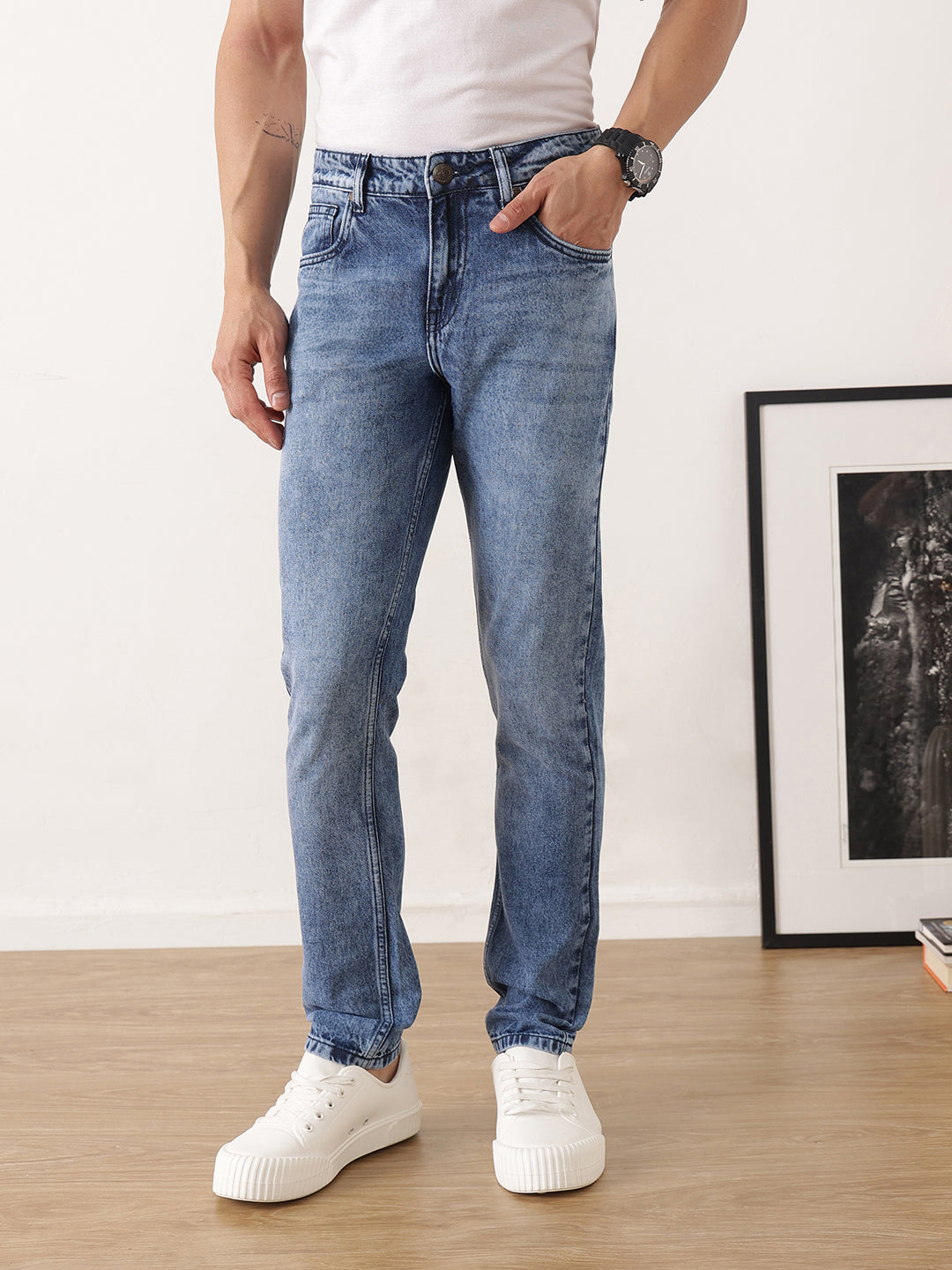 Mid Blue Smart Slim Fit Mid-Rise Clean Look Non Stretchable Jeans For Men