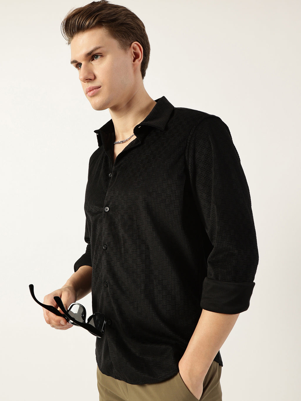 Thomas Scott Men Black Classic Spread Collar Textured Solid Slim Fit Casual Shirt