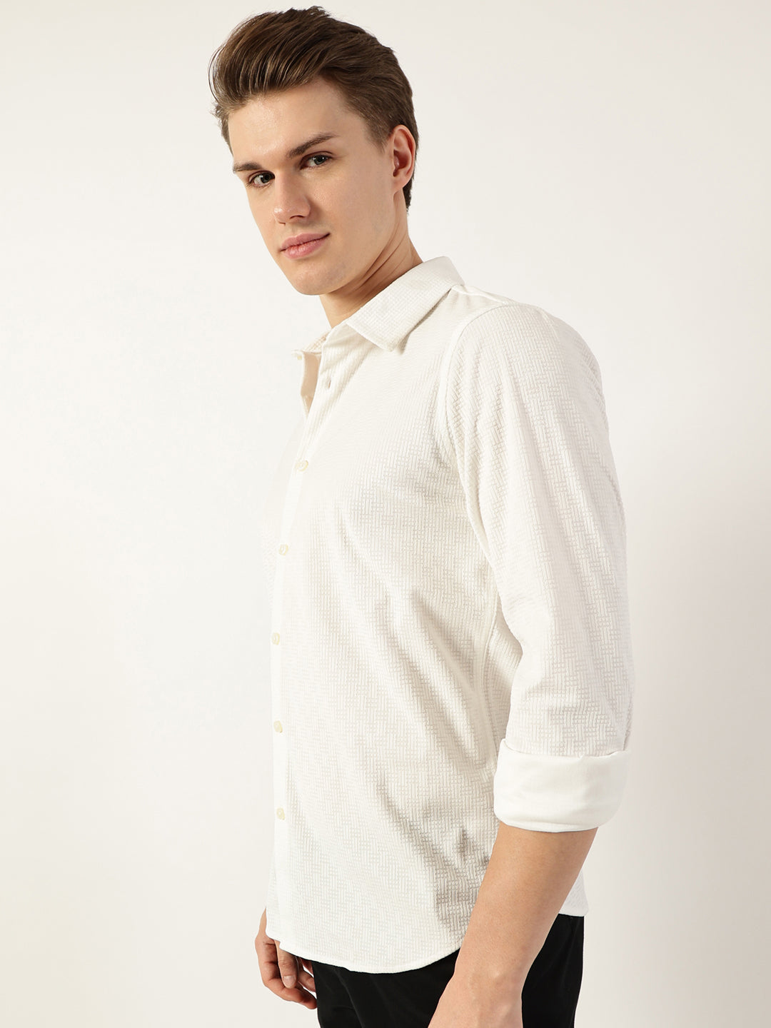 Thomas Scott Men White Classic Spread Collar Textured Solid Slim Fit Casual Shirt