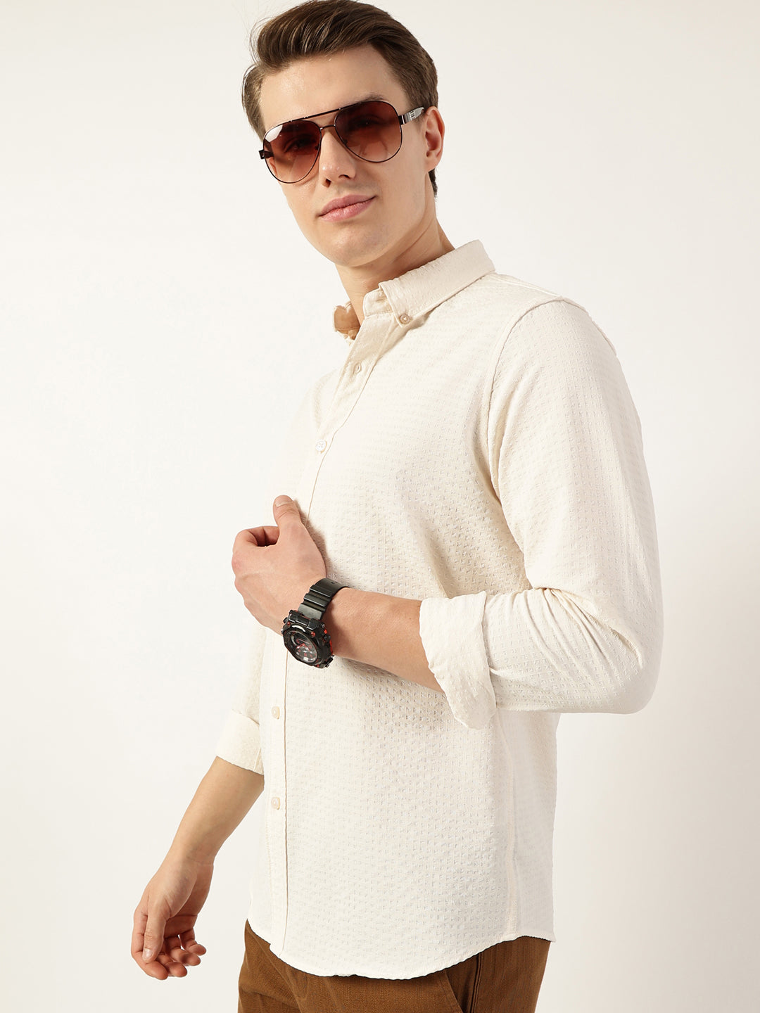 Thomas Scott Men White Smart Button-Down Collar Textured Solid Slim Fit Casual Shirt