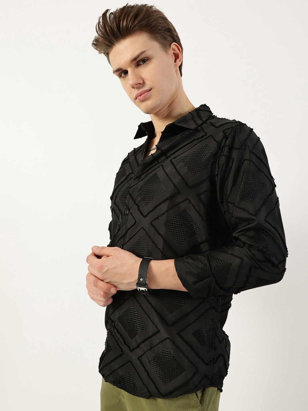 Thomas Scott Men Black Premium Spread Collar Textured Slim Fit Casual Shirt