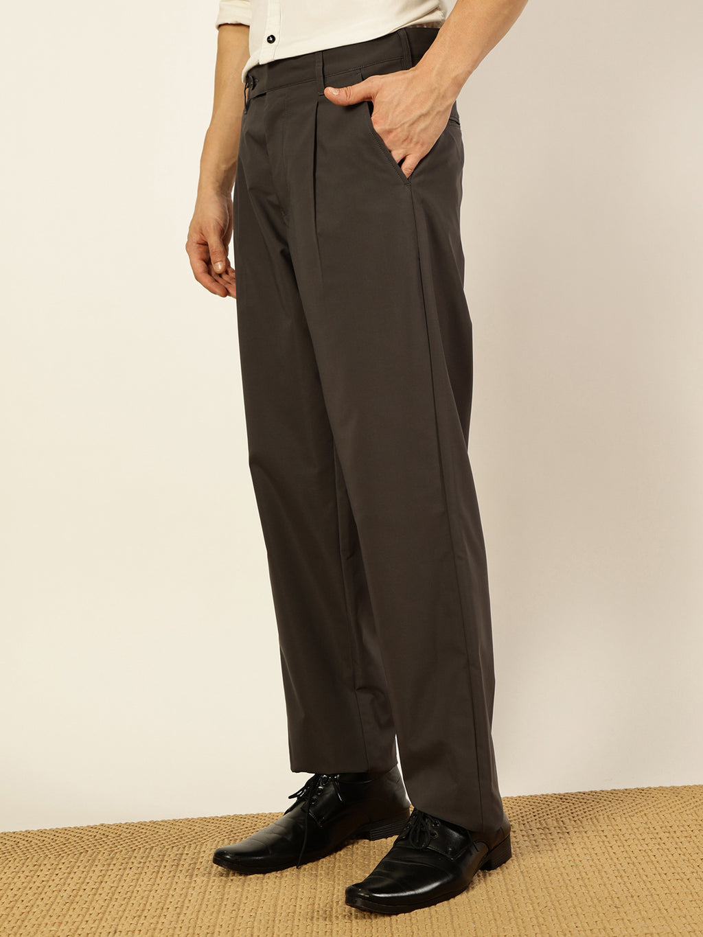 Thomas Scott Men Dark Grey Smart Pleated Mid-Rise Trousers