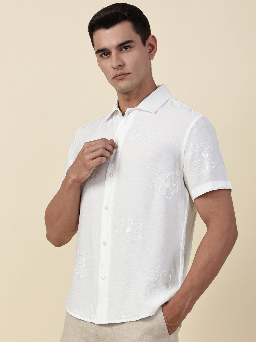 Thomas Scott Men White Regular Fit Short Sleeves Cuban Collar Embroidered Shirt
