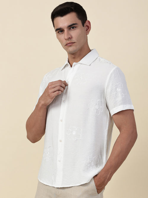 Thomas Scott Men White Regular Fit Short Sleeves Cuban Collar Embroidered Shirt